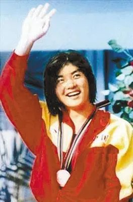 历届奥运会中国第一金获得者是谁？