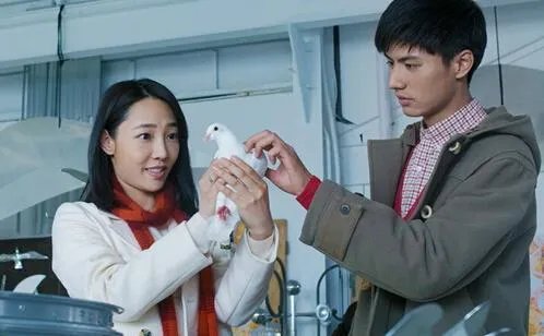 sleep alone陈奕迅歌词赏析 陪安东尼英文主题曲