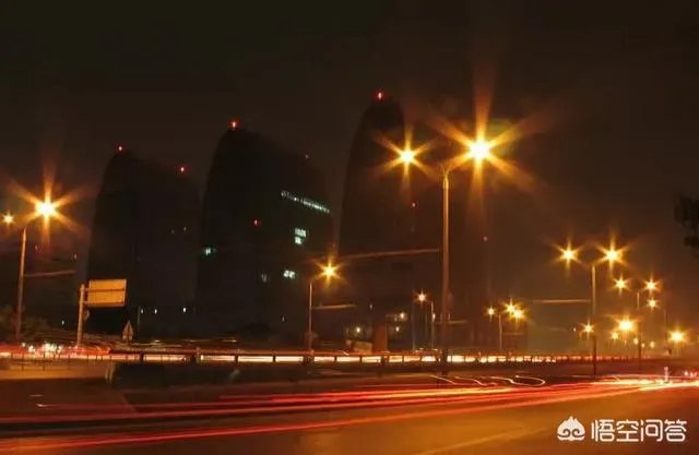 高速公路为什么不安装太阳能路灯？