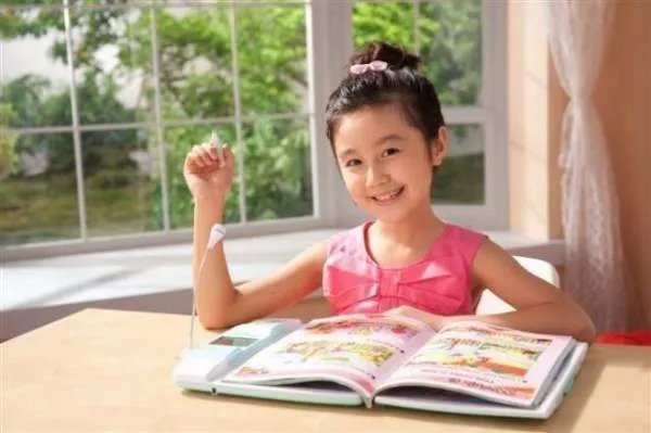 “点读机女孩”高考成绩曝光，网友为何说你敢再说So easy不？