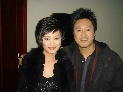 歌手何静现任老公是谁 揭秘何静在现在的婚姻状况