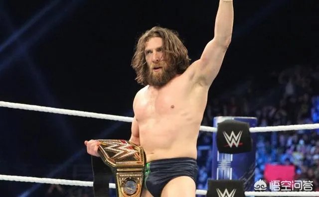 WWE里面有哪些选手曾经说退役了后来又复出的？