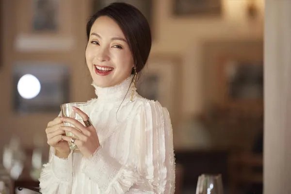 《向往的生活》中，大家如此对陶虹，为什么她到哪都受欢迎？