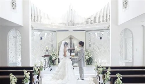 基督教婚礼主持词2017 教堂婚礼主持词怎么说