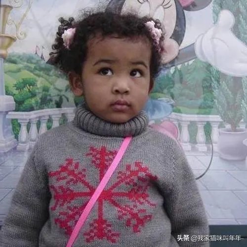 女儿和非洲小伙离婚了，孩子留给男方好还是留给女方好？