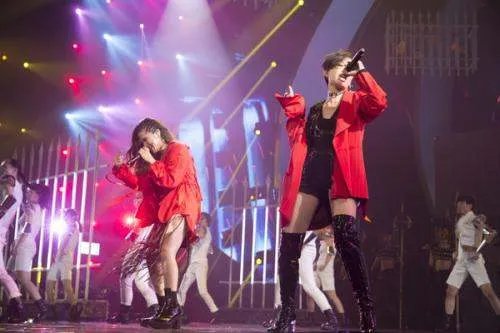 “流量小生”华晨宇的劲爆情史，贵圈背后隐秘着多少不堪？