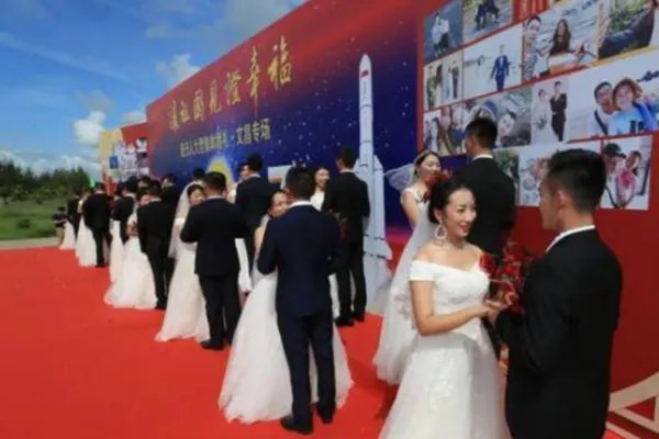 301对航天新人举办集体婚礼，为啥女的都说当航天人夫人很艰苦？