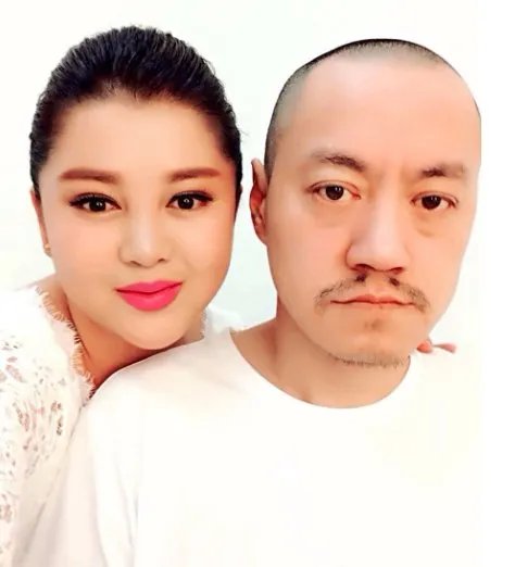 对黄渤有知遇之恩，妻子靠“裸”出位的雪村，如今怎样？