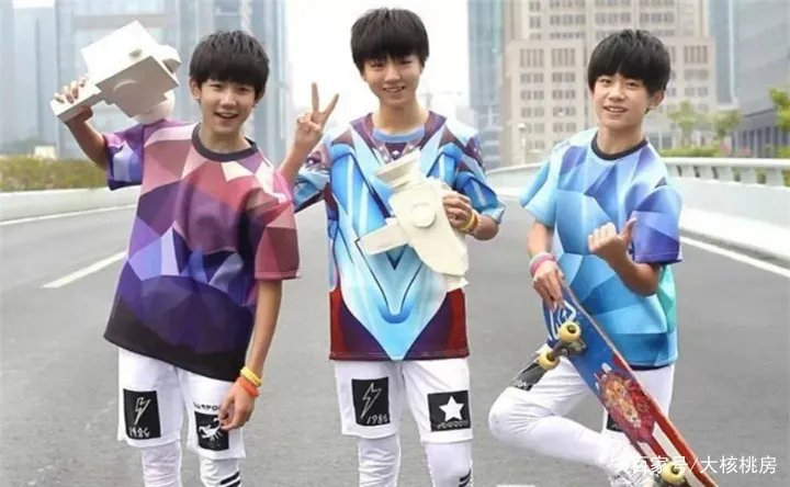 王源千玺零点为王俊凯庆生，两人的称呼谁注意到了？