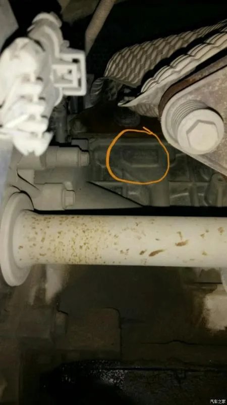 江淮和悦a30的发动机号刻在哪里?