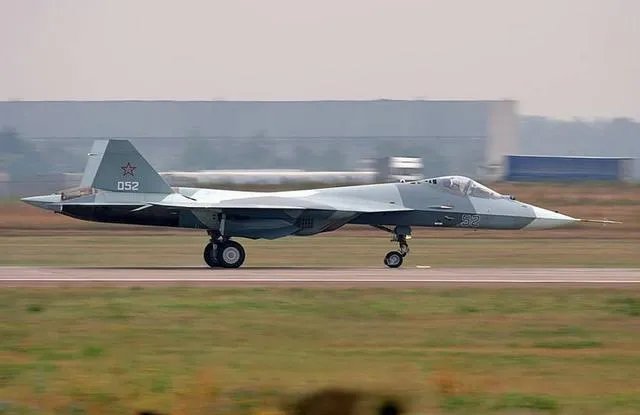 从整体的设计角度看，T50战斗机有何特点？