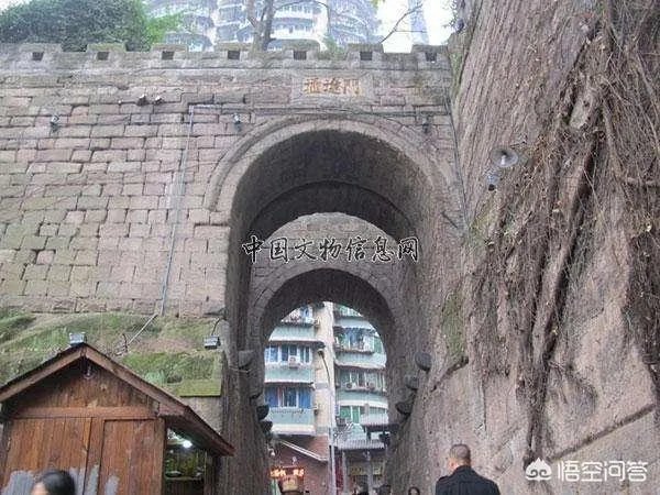 重庆10年左右发掘的老鼓楼衙署遗址和15年发掘的朝天门城墙、古迹、文物等现在是什么状态了？