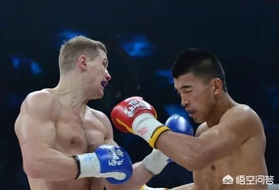 你觉得散打领域里,方便、白近斌、张开印和付高峰谁实力最强?为什么?