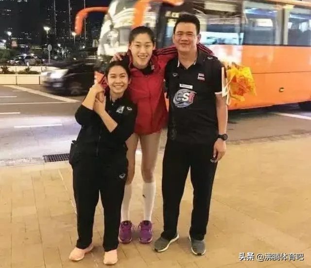 战胜中国女排之后，泰国女排教练达奈一脸平静的样子，显得并不兴奋，这是怎么一回事？