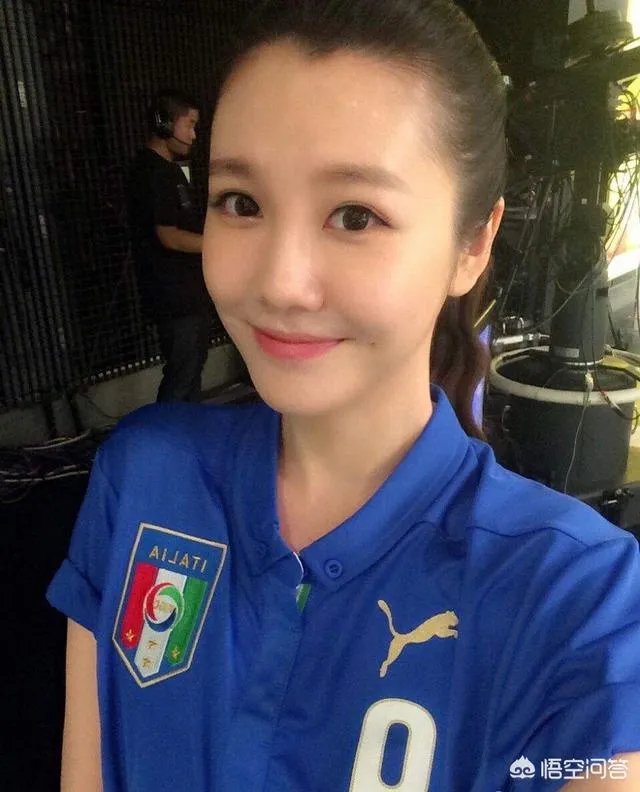 韩国女神主播张艺媛再次报道世界杯，中国球迷说不如刘语熙，你怎么看？