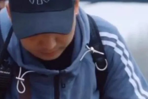 王永飞曾离开王宝强生活落魄，是如何走到导演这条路上的？