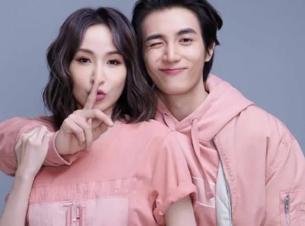 你觉得萧亚轩在节目中公开吐槽黄皓，妥当吗？