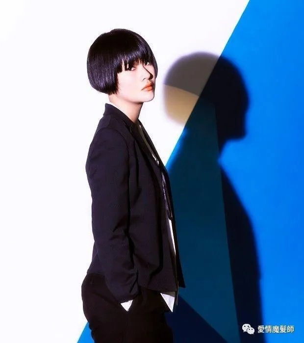 郑爽短发尴尬期