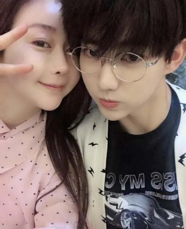 结束离婚风波后，咸素媛疯狂晒老公秀恩爱，陈华爱不爱她呢？