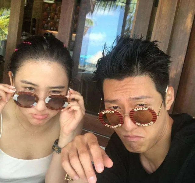 何超莲晒窦骁健身照，他们两个是否已经同居？