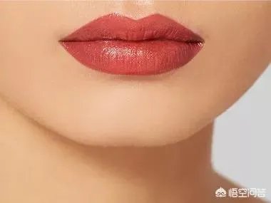 素颜也很漂亮的女生，长什么样？