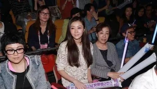 郭富城当初甩了陪伴7年的熊黛林，如今被谁制服了呢？