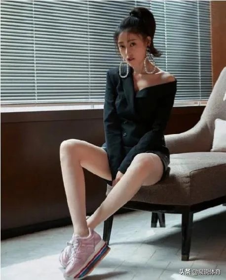 张天爱造访西班牙人俱乐部，为什么没有和武磊互动？