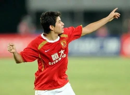 天体之王谢幕！36岁孔卡宣布退役，结束20年职业生涯，他是恒大史上最出色的外援吗？