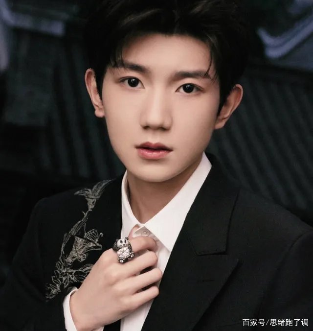 王源千玺零点为王俊凯庆生，两人的称呼谁注意到了？