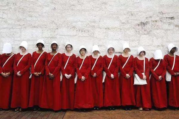 辽宁抚顺雷人女德班被叫停，为什么会有人去上这种女德班？