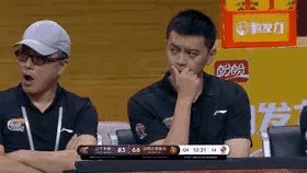 李晓旭受伤后，赵继伟怒砸地板，杨鸣眉头紧锁，为何总经理李洪庆却累到打哈欠？