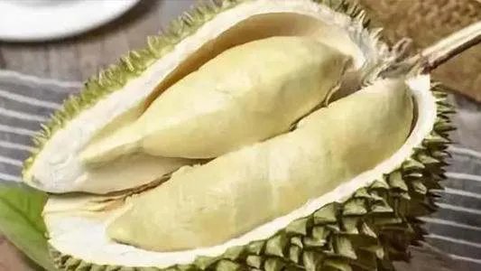 村民食用哄抢榴莲食物中毒是自作自受吗