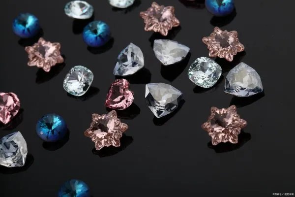 大家购买钻石的时候都会选择大牌子，钻石小鸟作为新晋的牌子怎么样呢？