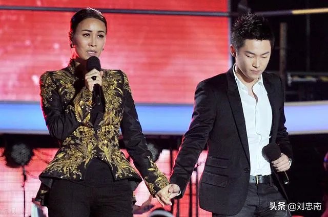 如何评价梁博的唱功和创作？