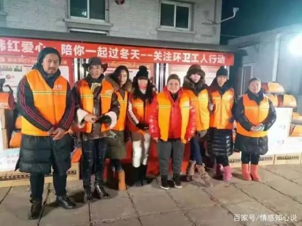 “50岁未婚，败光上亿家产”：韩红的背后，到底有怎样的心酸？