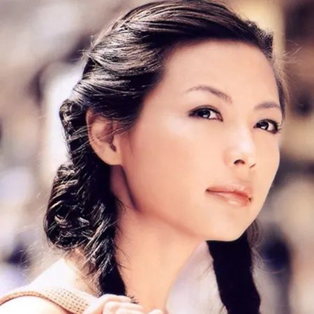 贾静雯产后复出秀恩爱  陈孝萱十年后再上康熙