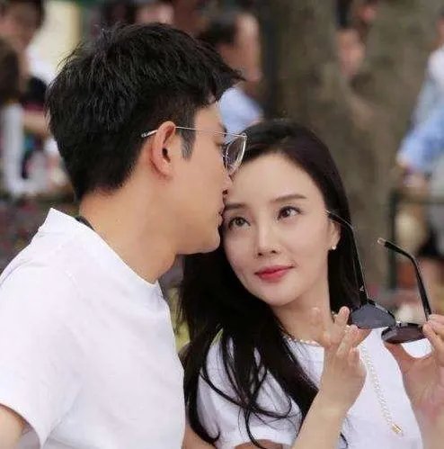 贾乃亮被李小璐问：还能再爱我一次吗？贾乃亮如何回应？