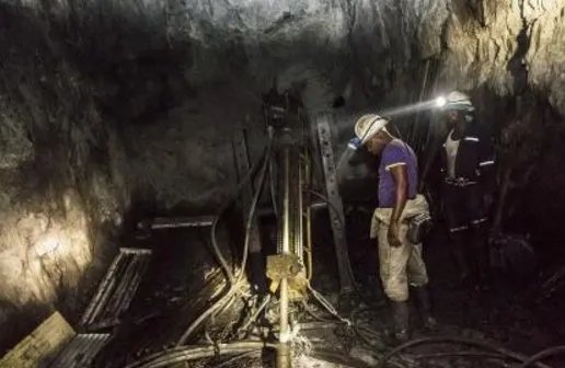 世界最深矿井南非姆波尼格金矿是怎么挖的？