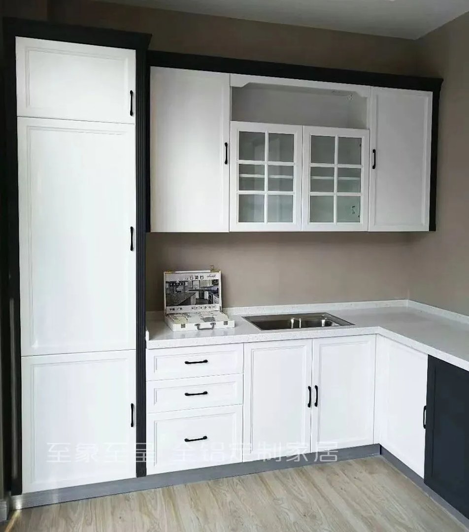 全铝整体橱柜要对比木质橱柜，优势明显，保用50年！！