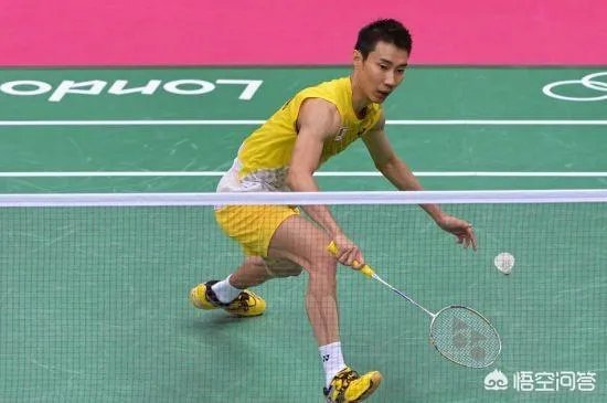 林李大战谢幕!李宗伟含泪退役，林丹发文:独自上场没人陪我了。如何评价两人关系？