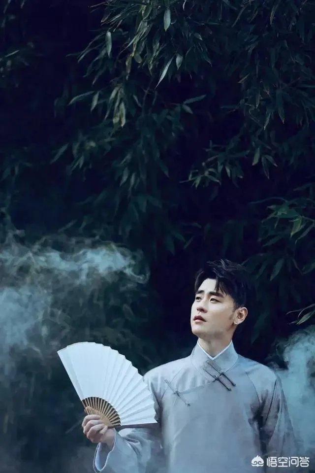 因唱小曲成“德云一哥”，不到半年反超岳云鹏，张云雷为何能火？