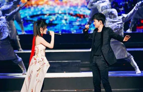跨界歌王张杰和谢娜唱的歌是什么名