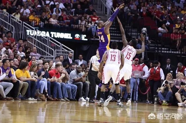 如果需要最后超高难度三分绝杀，科比、库里、哈登你会选谁？