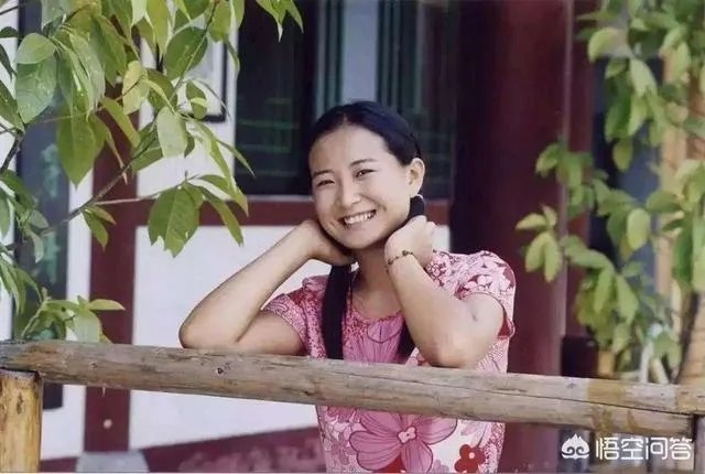 贾玲当年为什么会改行？她究竟是个怎样的人？