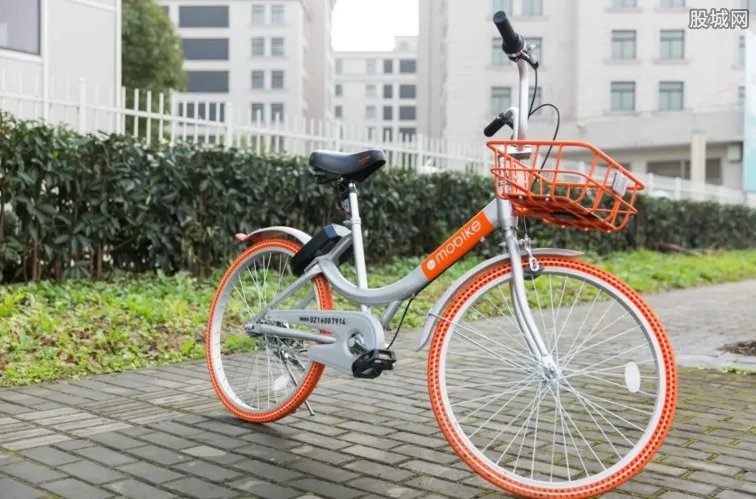 拉共享单车回老家 男子为买菜方便把共享单车拉回老家