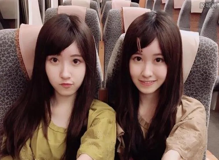 台湾最美双胞胎长大了 五官清秀眼神清澈如水