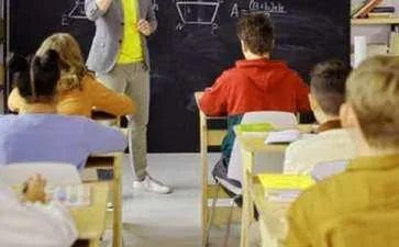 优秀教育工作者的事迹材料