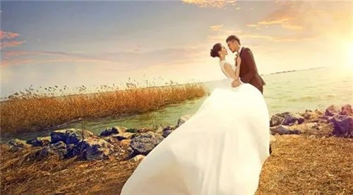 新娘婚纱照图片赏析  婚纱照一般多少钱