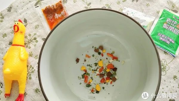 ​关于“老坛酸菜”:   统一、康师傅、大今野，还有那街那巷～