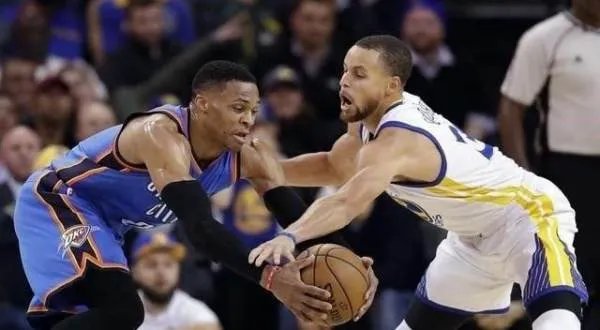 库里和威少身高弹跳差不多，为什么威少扣篮很轻松库里却很吃力？